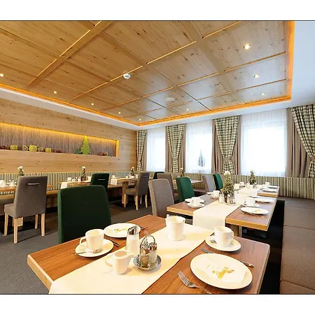 Garni Schadhof Aparthotel *