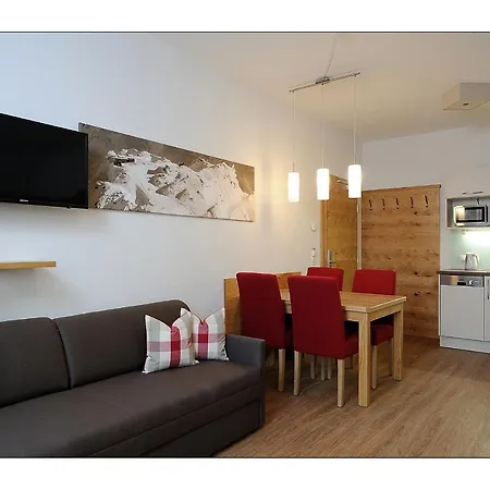 מלון דירות Garni Schadhof 4*